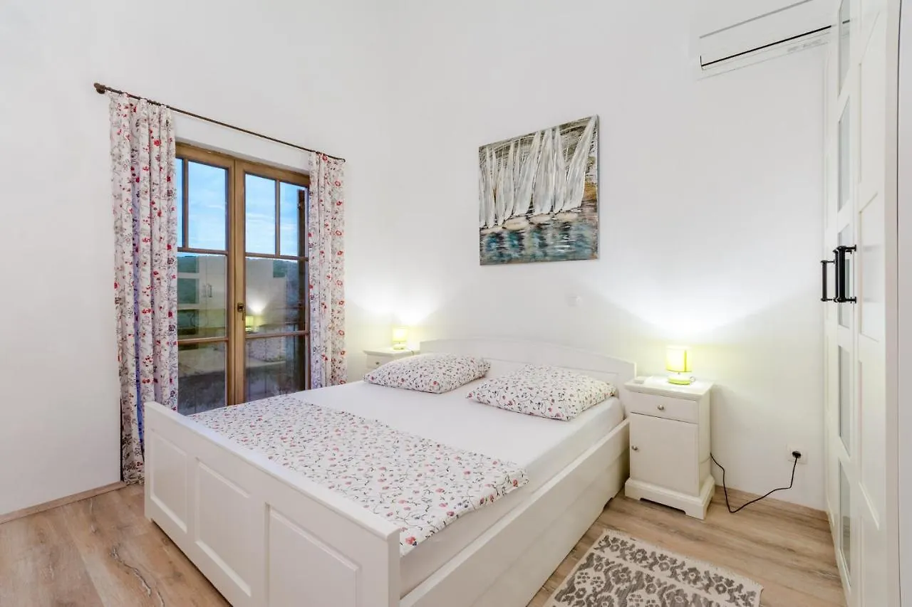 Apartments Villa Kameja Donji Okrug (Ciovo)
