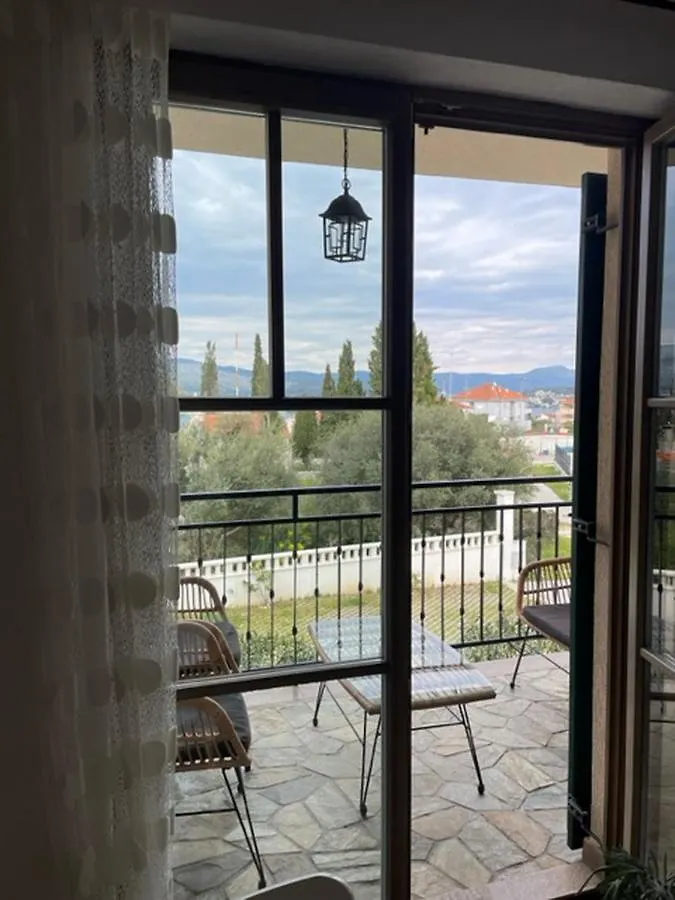 Apartments Villa Kameja Donji Okrug  0*, Donji Okrug (Ciovo) Kroatien